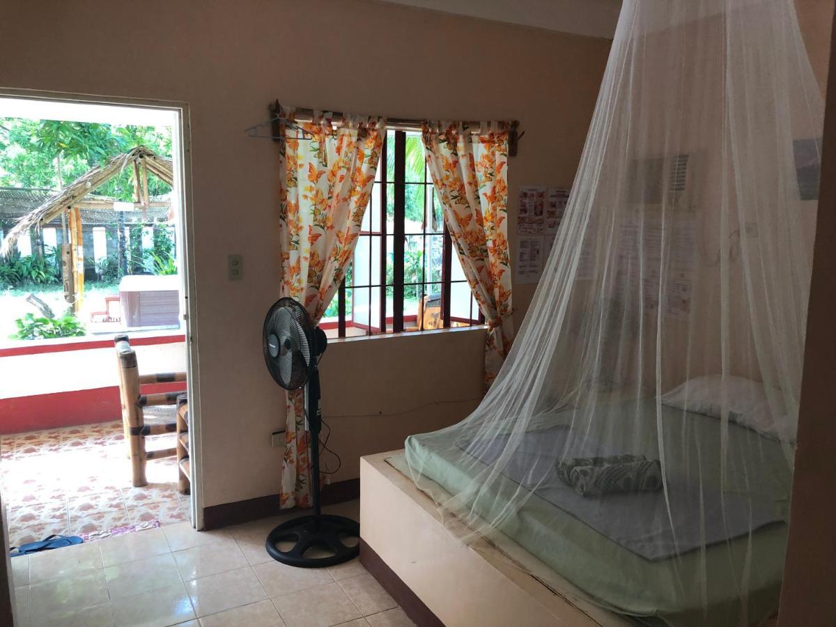 Puerto Galera Hostel ภายนอก รูปภาพ