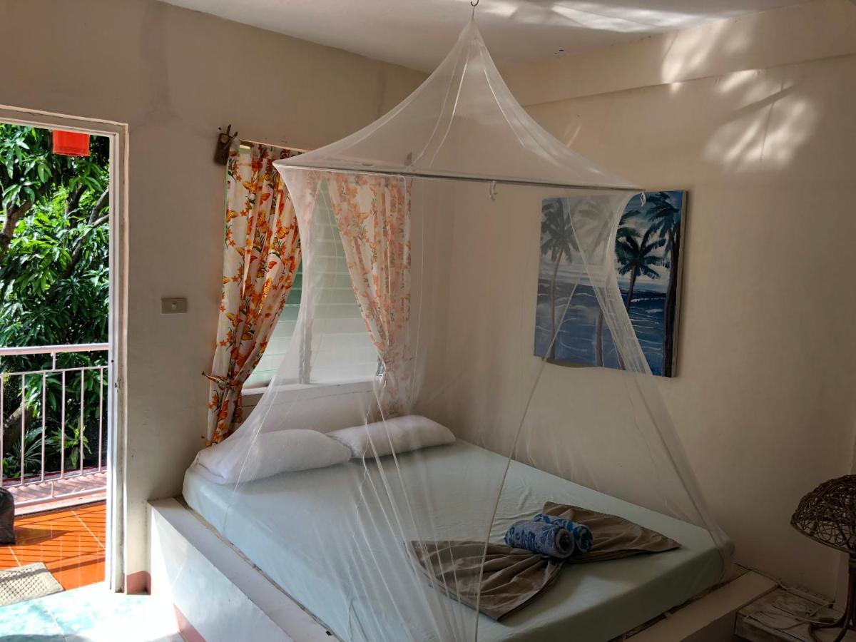 Puerto Galera Hostel ภายนอก รูปภาพ