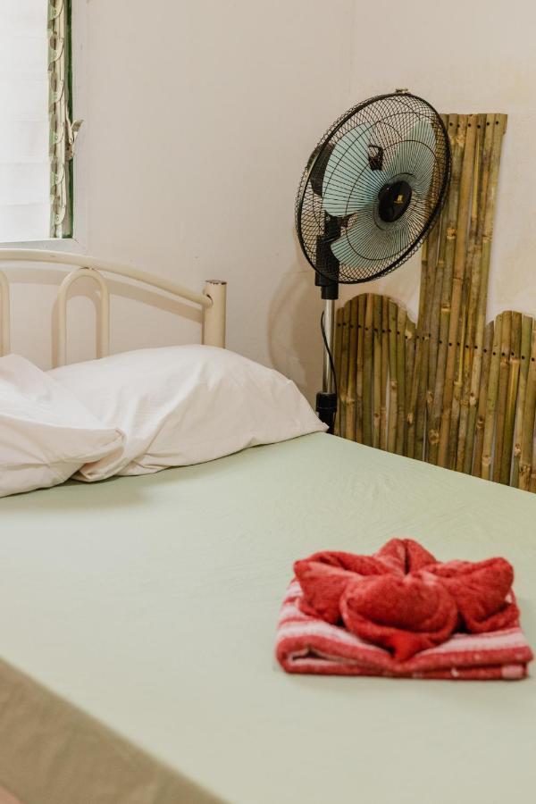 Puerto Galera Hostel ภายนอก รูปภาพ
