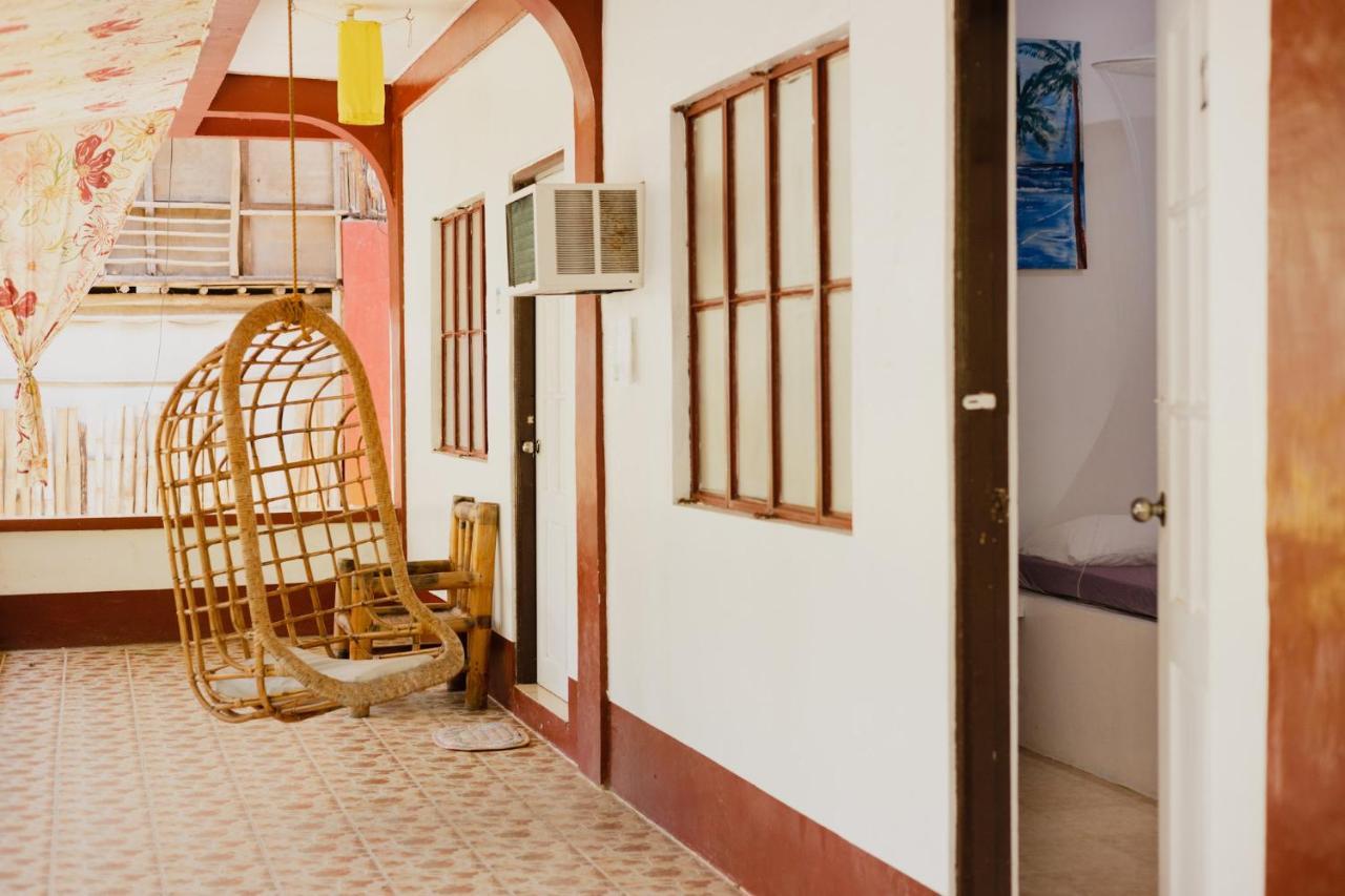Puerto Galera Hostel ภายนอก รูปภาพ