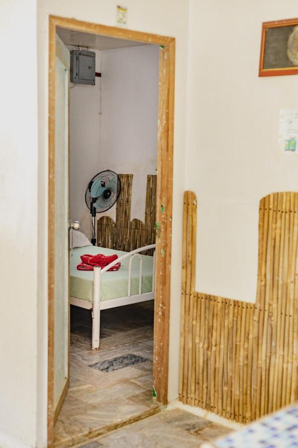 Puerto Galera Hostel ภายนอก รูปภาพ