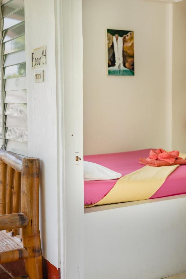 Puerto Galera Hostel ภายนอก รูปภาพ